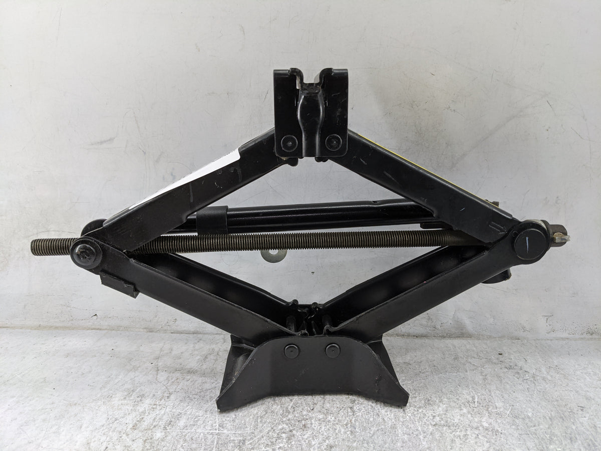2017 Land Rover Evoque Spare Scissor Car Jack Black - Oemusedautoparts1.com