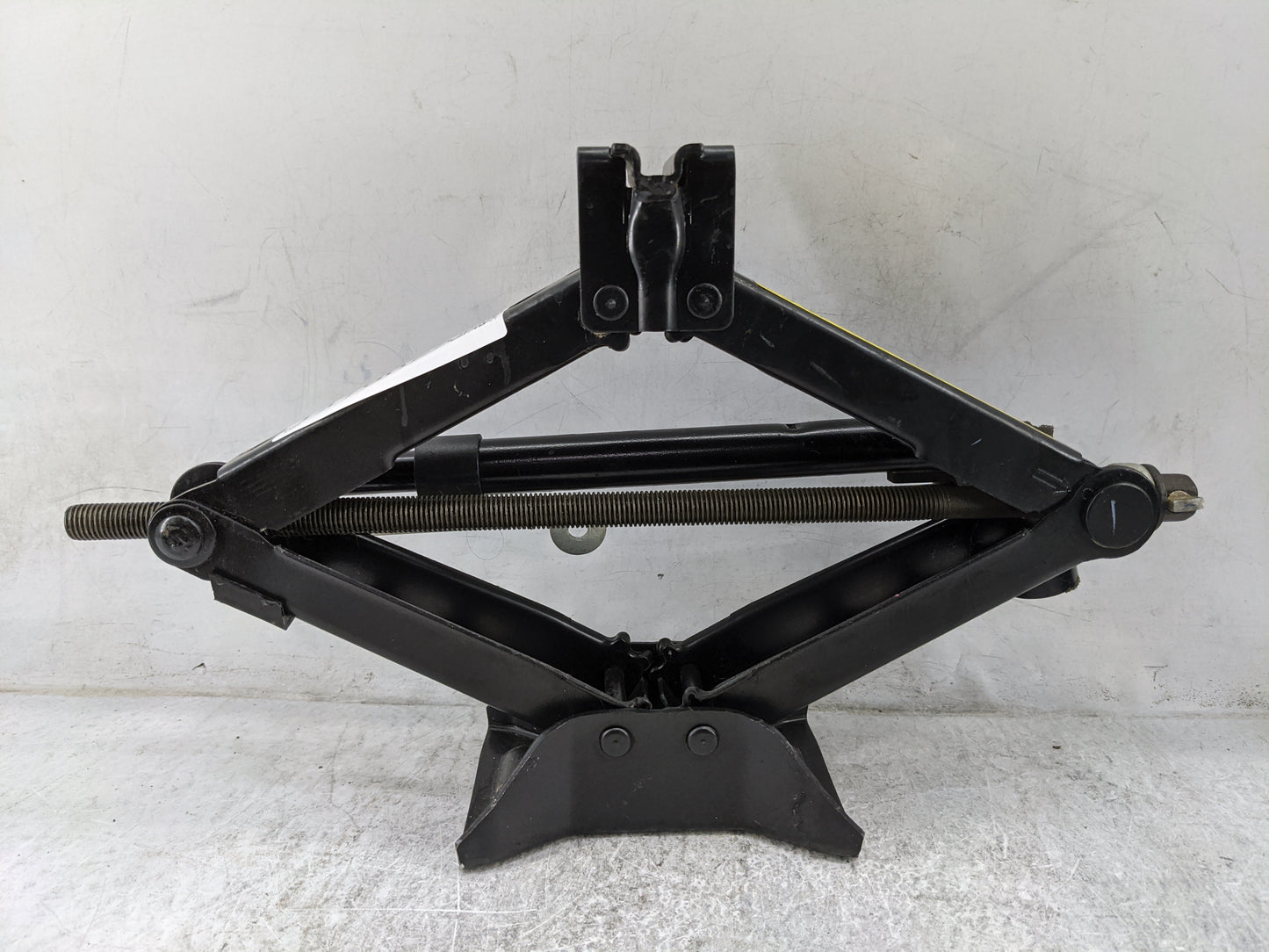 2017 Land Rover Evoque Spare Scissor Car Jack Black - Oemusedautoparts1.com