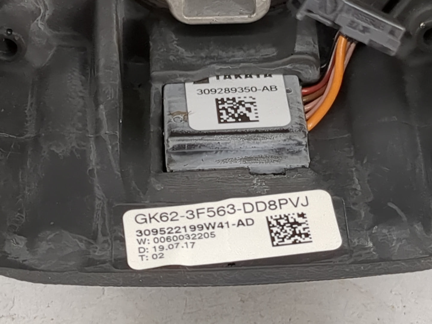 2017 Land Rover Lr4 Steering Wheel Oem Black - Oemusedautoparts1.com