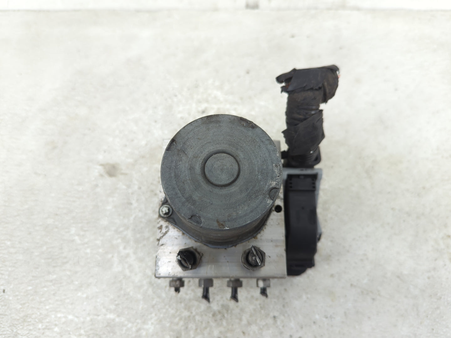 2017-2018 Land Rover Range Rover ABS Pump Control Module Replacement P/N:HPLA-14F447-AE Fits Fits 2017 2018 OEM Used Auto Pa