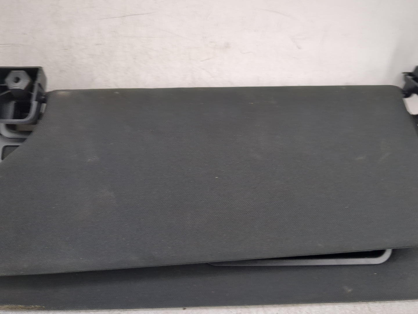 2013-2020 Land Rover Range Rover Sun Visor Shade Replacement Passenger Right Mirror Fits OEM Used Auto Parts - Oemusedautopa