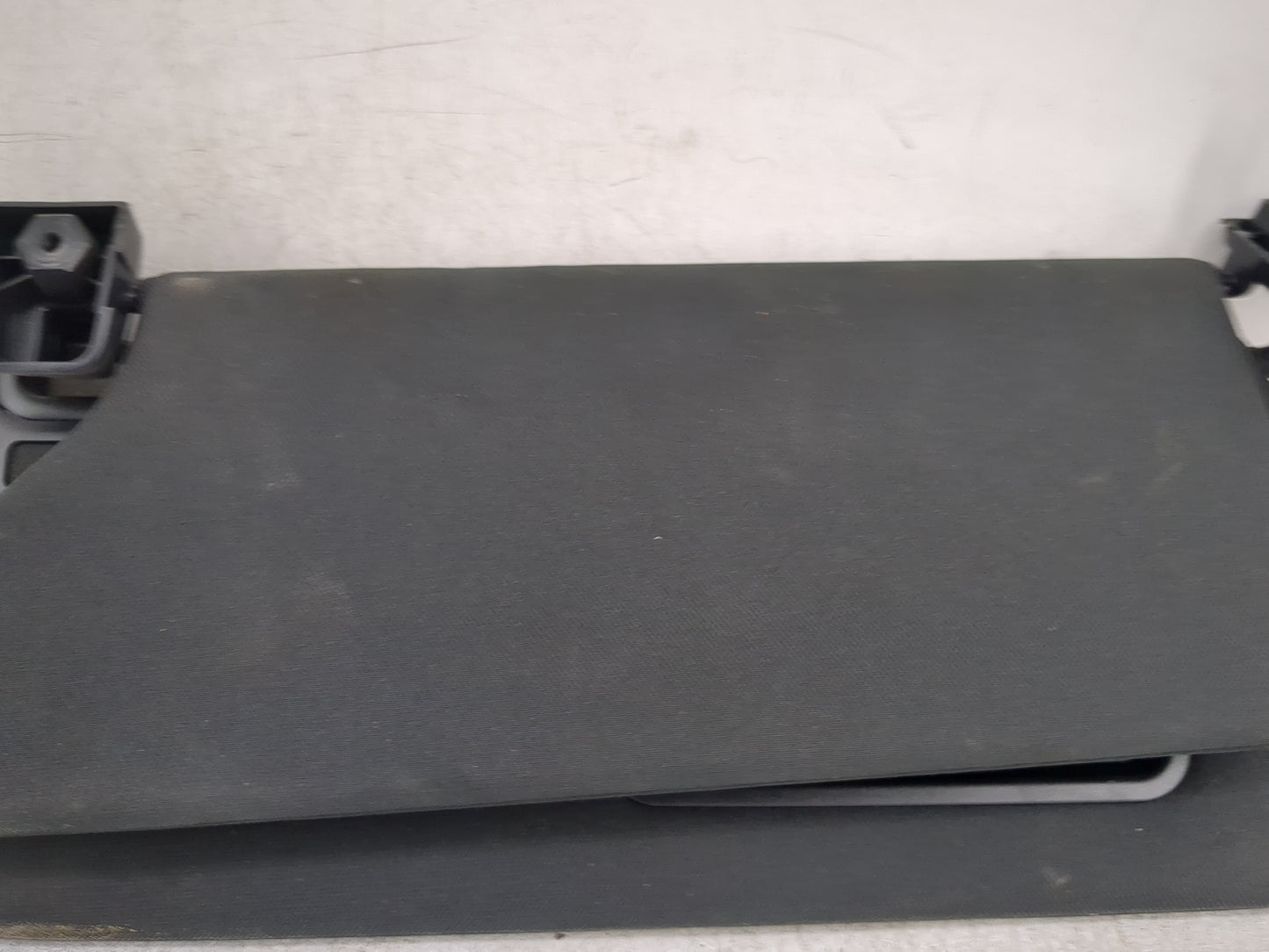 2013-2020 Land Rover Range Rover Sun Visor Shade Replacement Passenger Right Mirror Fits OEM Used Auto Parts - Oemusedautopa
