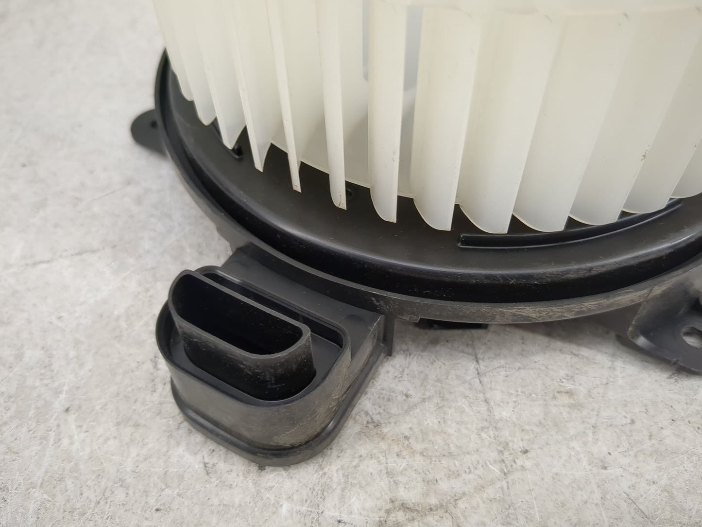 2013-2020 Land Rover Range Rover Heater AC Blower Motor Fits Fits 2013 2014 2015 2016 2017 2018 2019 2020 OEM Used Auto Part