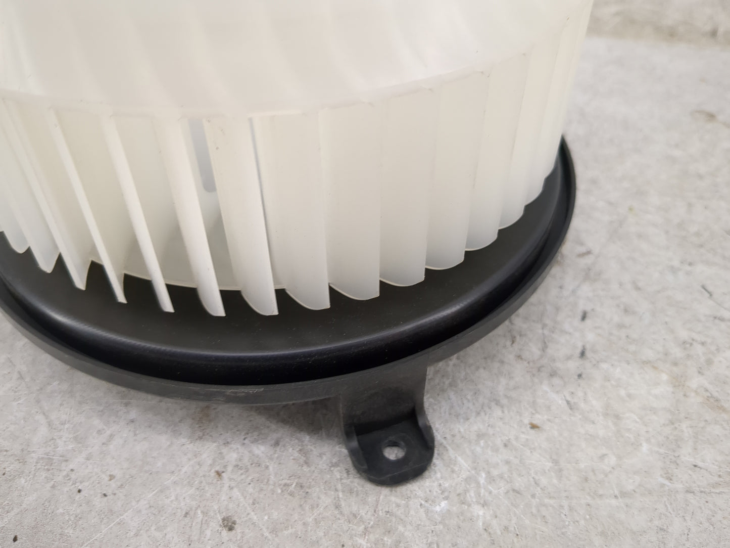 2013-2020 Land Rover Range Rover Heater AC Blower Motor Fits Fits 2013 2014 2015 2016 2017 2018 2019 2020 OEM Used Auto Part