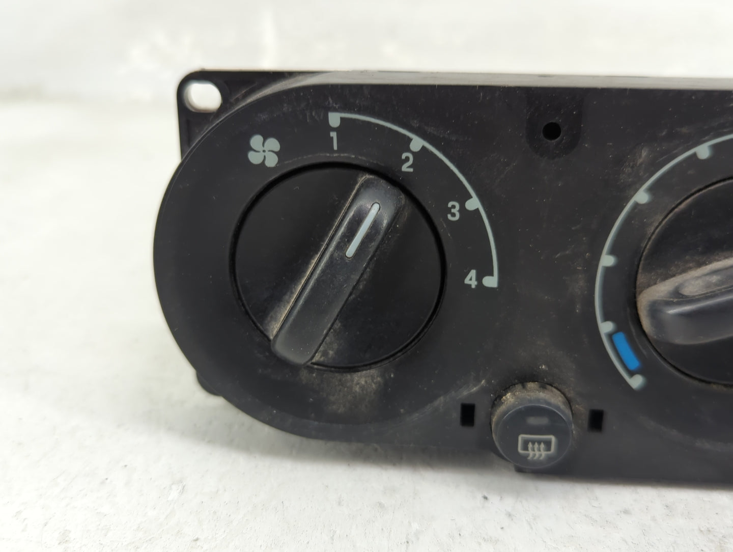 2016-2017 Land Rover Range Rover Evoque Climate Control Module Temperature AC/Heater Replacement P/N:1116 1F-18 Fits OEM Use