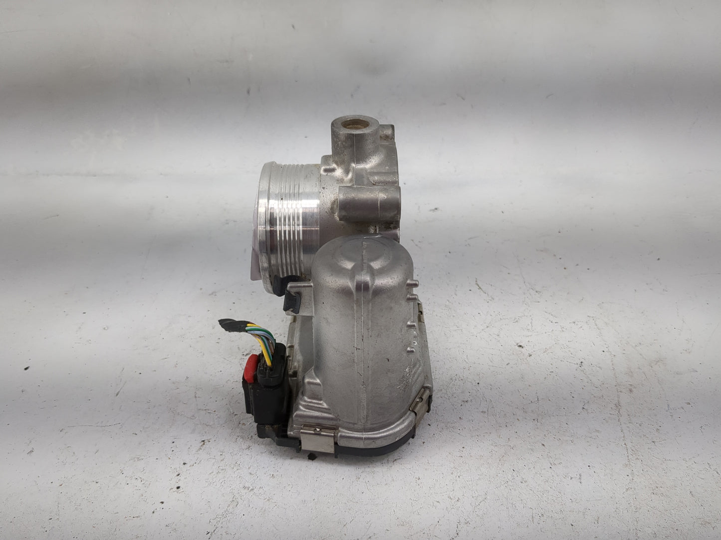 2014-2017 Land Rover Range Rover Evoque Throttle Body P/N:0280750586 Fits Fits 2014 2015 2016 2017 OEM Used Auto Parts - Oem