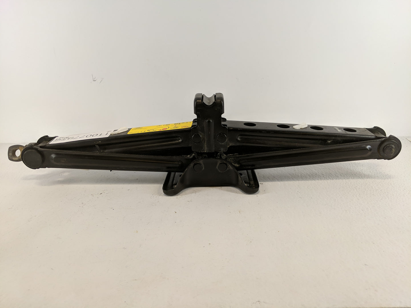 2017 Land Rover Range Rover Sport Spare Scissor Car Jack - Oemusedautoparts1.com