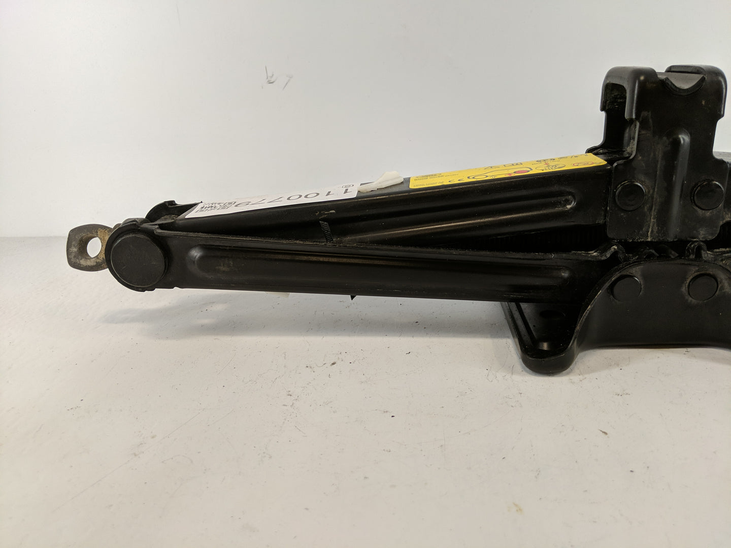 2017 Land Rover Range Rover Sport Spare Scissor Car Jack - Oemusedautoparts1.com