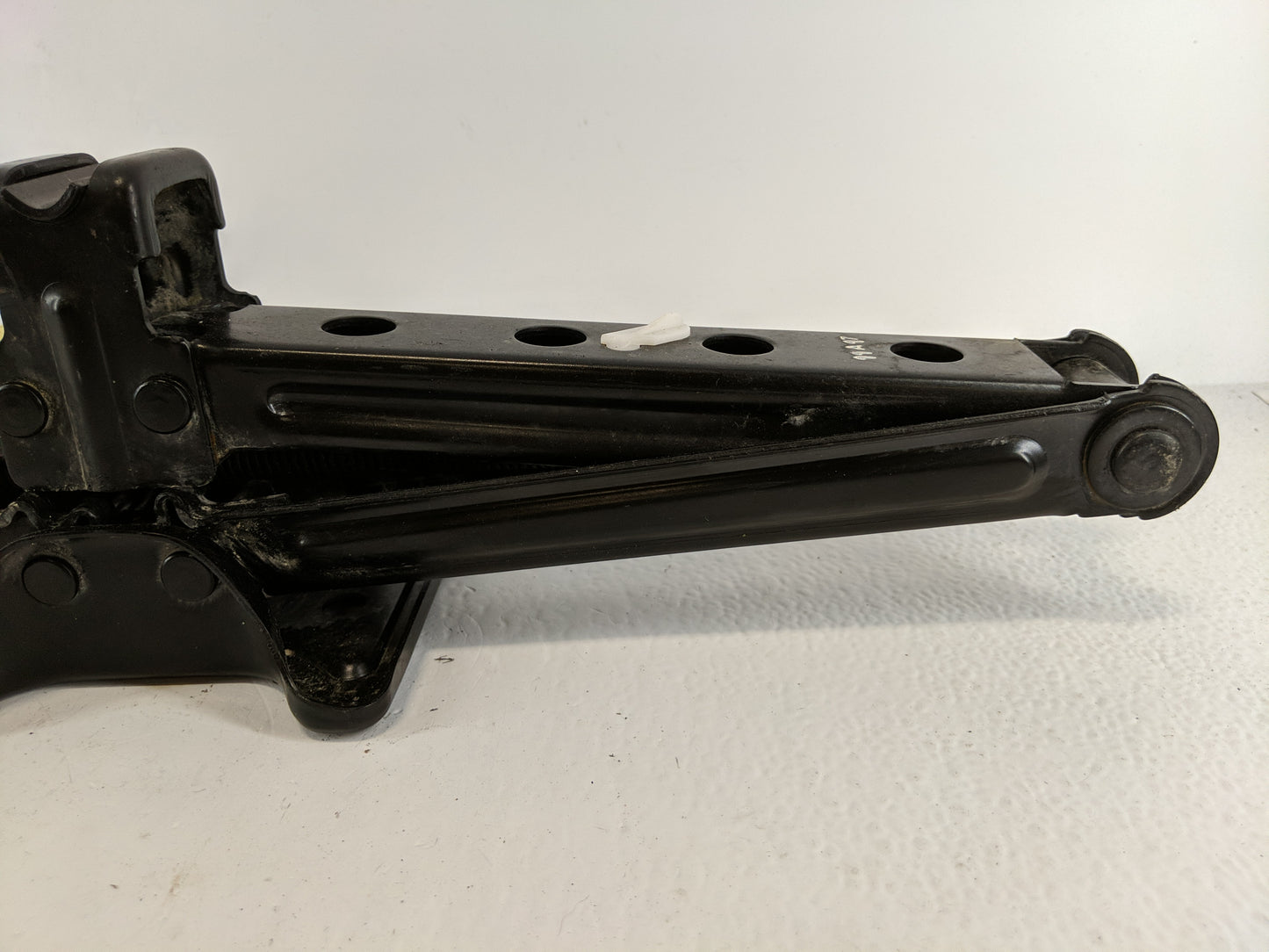 2017 Land Rover Range Rover Sport Spare Scissor Car Jack - Oemusedautoparts1.com