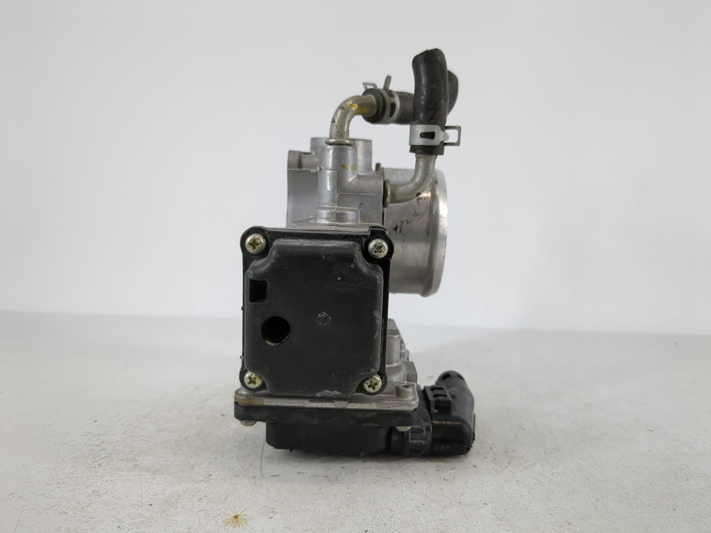 2016-2020 Land Rover Range Rover Sport Throttle Body P/N:GMG9A Fits Fits 2016 2017 2018 2019 2020 OEM Used Auto Parts - Oemu