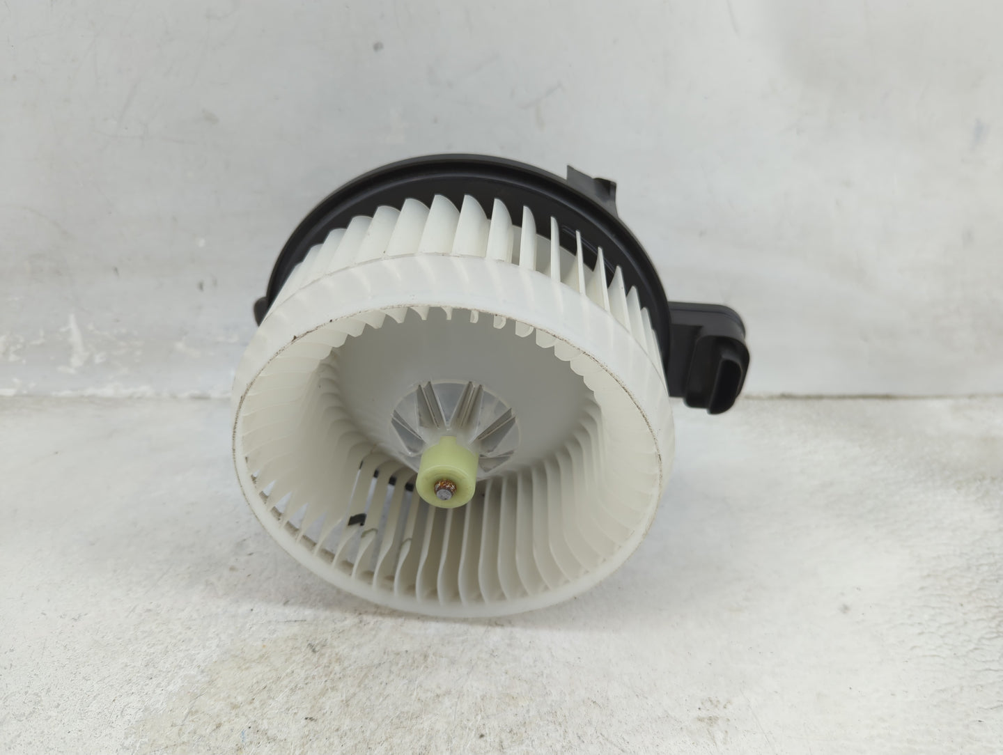 2017 Land Rover Range Rover Sport Heater AC Blower Motor P/N:5430 Fits OEM Used Auto Parts - Oemusedautoparts1.com