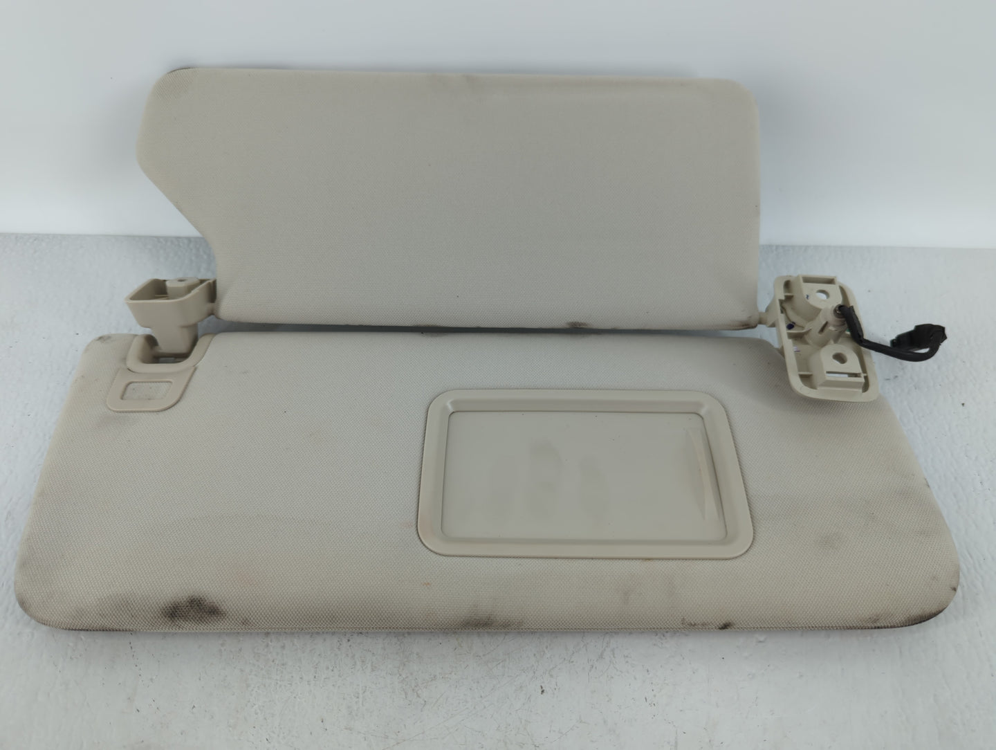 2016-2020 Land Rover Range Rover Sport Sun Visor Shade Replacement Passenger Right Mirror Fits OEM Used Auto Parts - Oemused