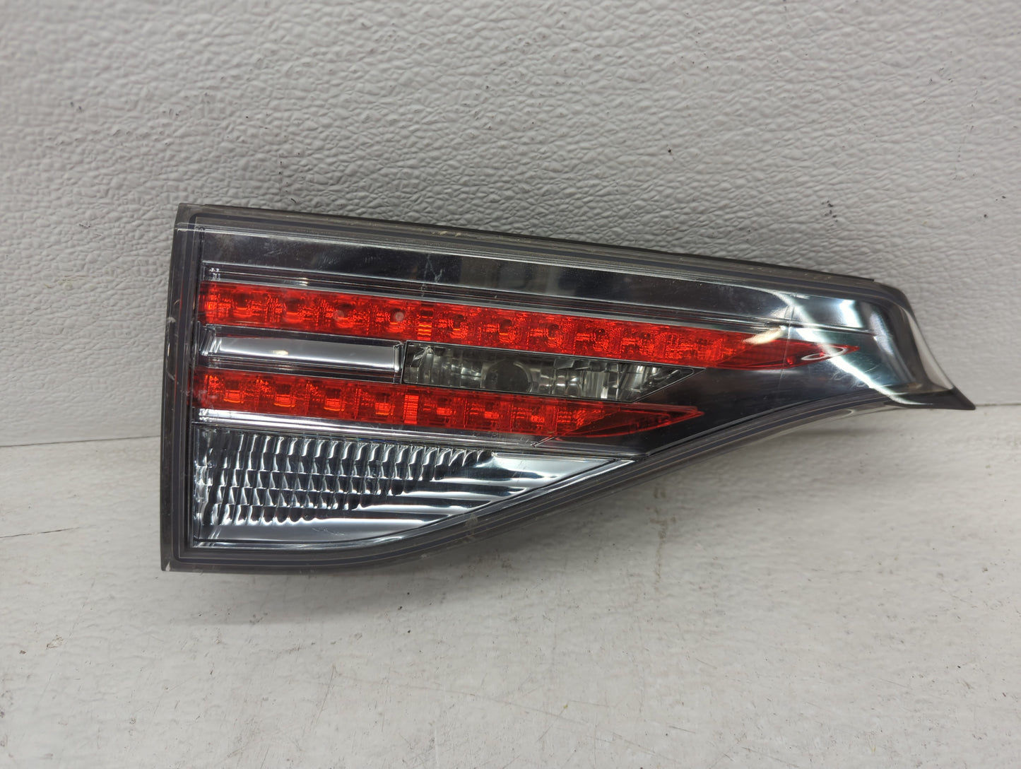 2011-2017 Lexus Ct200h Tail Light Assembly Passenger Right OEM P/N:E1313037 Fits Fits 2011 2012 2013 2014 2015 2016 2017 OEM