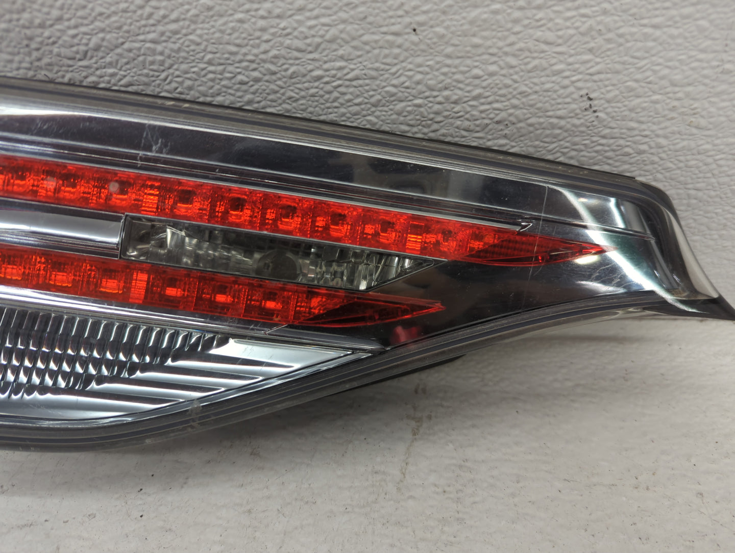 2011-2017 Lexus Ct200h Tail Light Assembly Passenger Right OEM P/N:E1313037 Fits Fits 2011 2012 2013 2014 2015 2016 2017 OEM