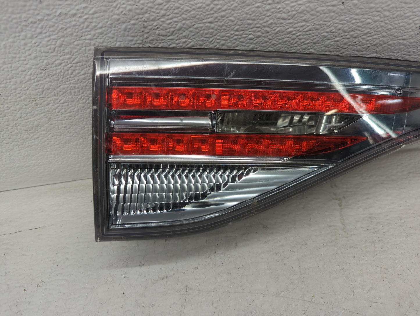 2011-2017 Lexus Ct200h Tail Light Assembly Passenger Right OEM P/N:E1313037 Fits Fits 2011 2012 2013 2014 2015 2016 2017 OEM