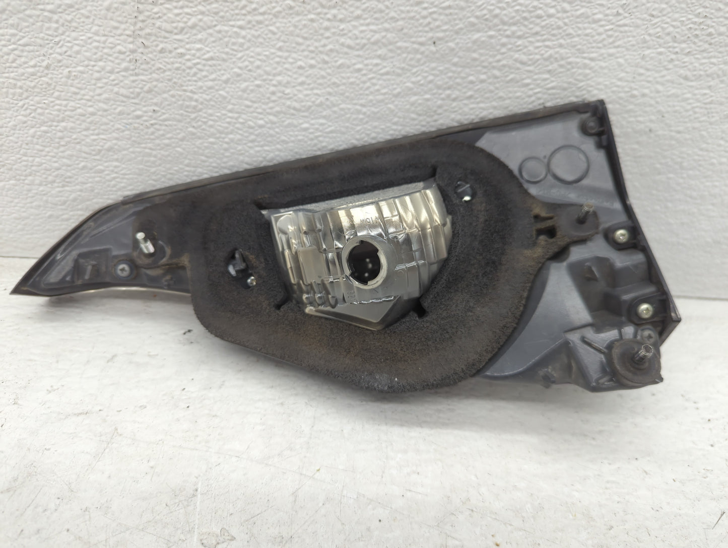 2011-2017 Lexus Ct200h Tail Light Assembly Passenger Right OEM P/N:E1313037 Fits Fits 2011 2012 2013 2014 2015 2016 2017 OEM