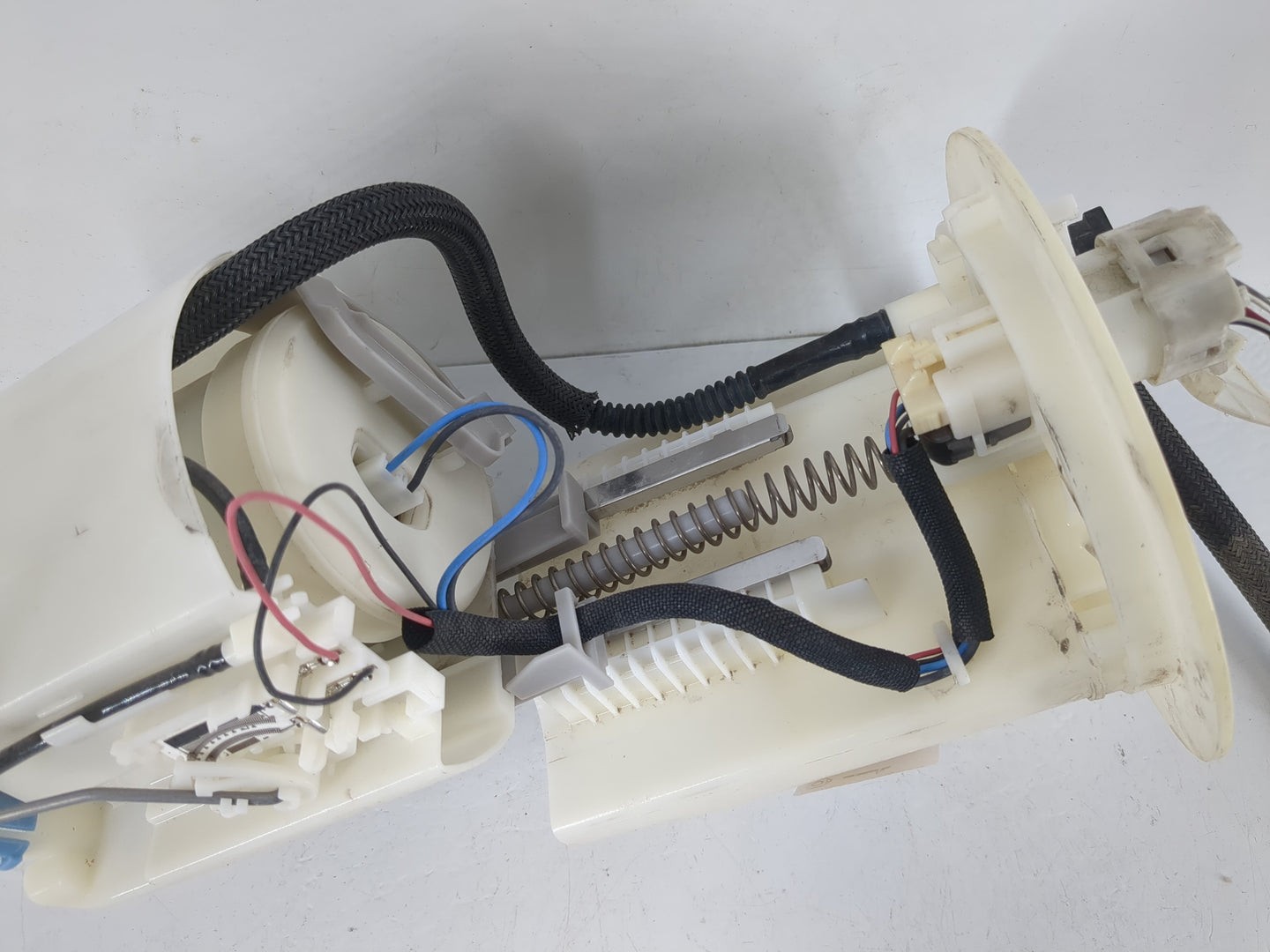 2011-2017 Lexus Ct200h Electrical Gas Fuel Pump Assembly - Oemusedautoparts1.com