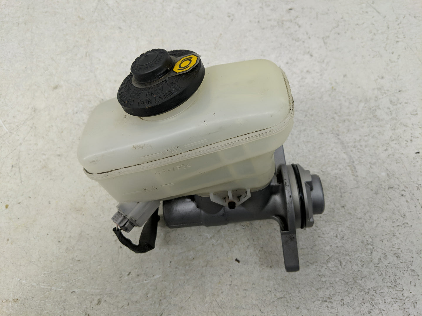 2017-2017 Lexus Is300 Brake Master Cylinder - Oemusedautoparts1.com