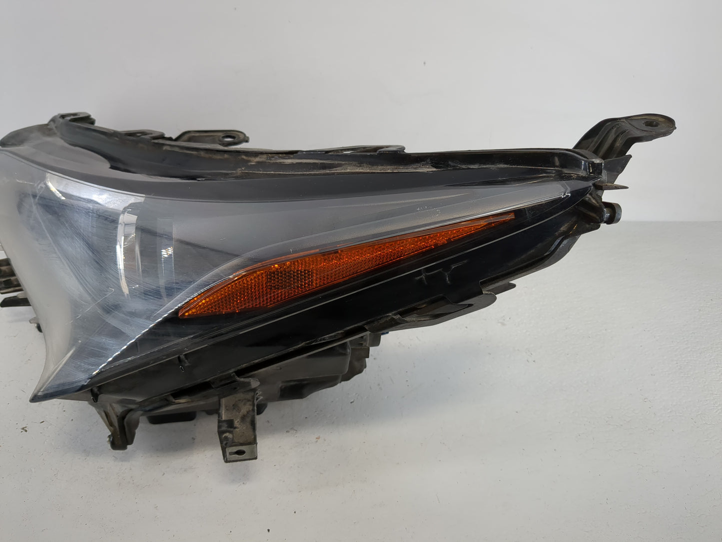 2015-2017 Lexus Nx200t Driver Left Oem Head Light Headlight Lamp - Oemusedautoparts1.com