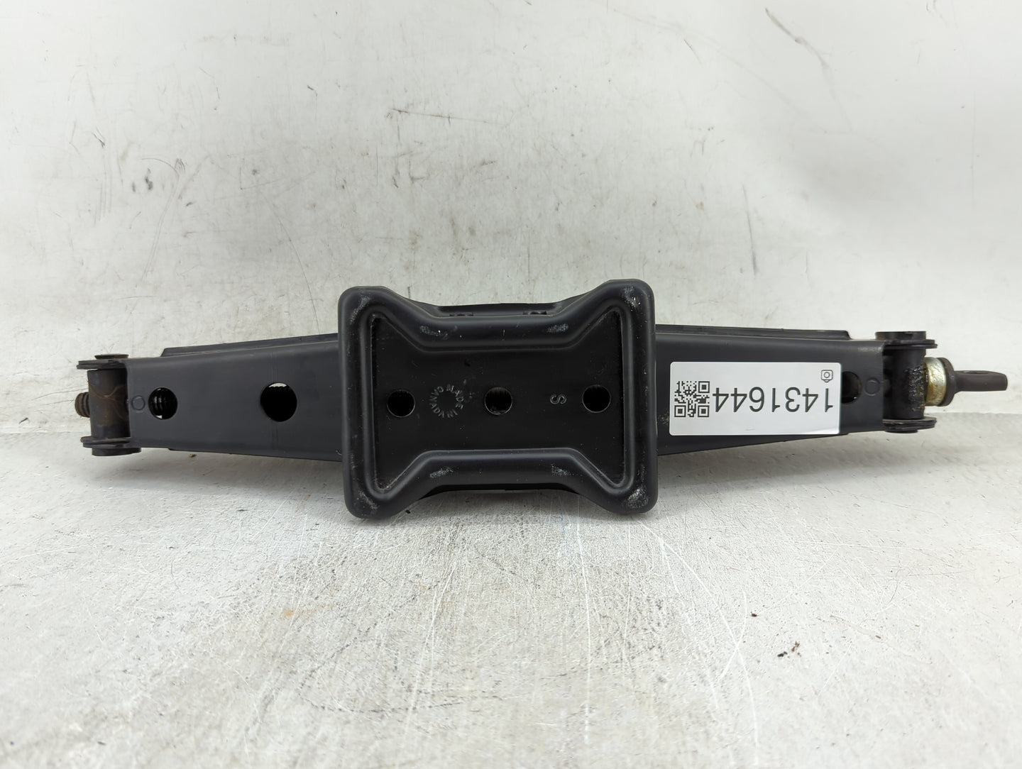 2017 Lexus Nx200t Spare Scissor Car Jack - Oemusedautoparts1.com