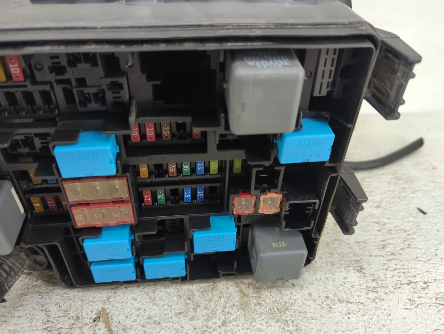 2015-2017 Lexus Nx200t Fusebox Fuse Box Panel Relay Module P/N:82662-78070 Fits Fits 2015 2016 2017 2018 2019 2020 2021 OEM 