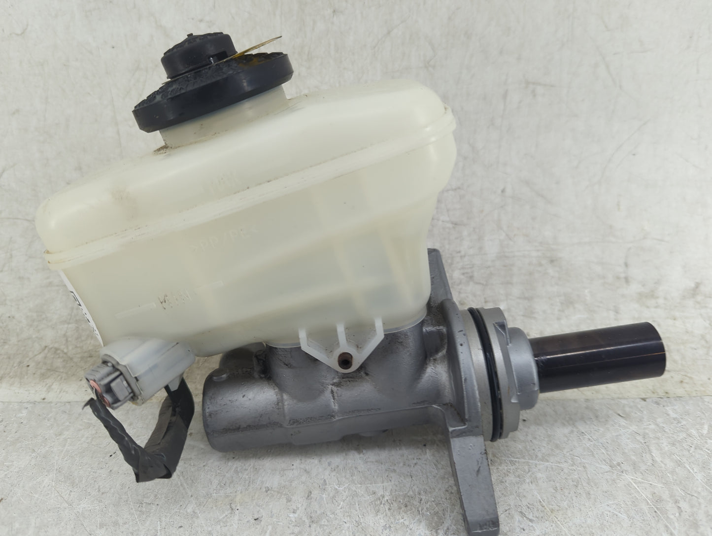 2016-2017 Lexus Rc300 Brake Master Cylinder - Oemusedautoparts1.com