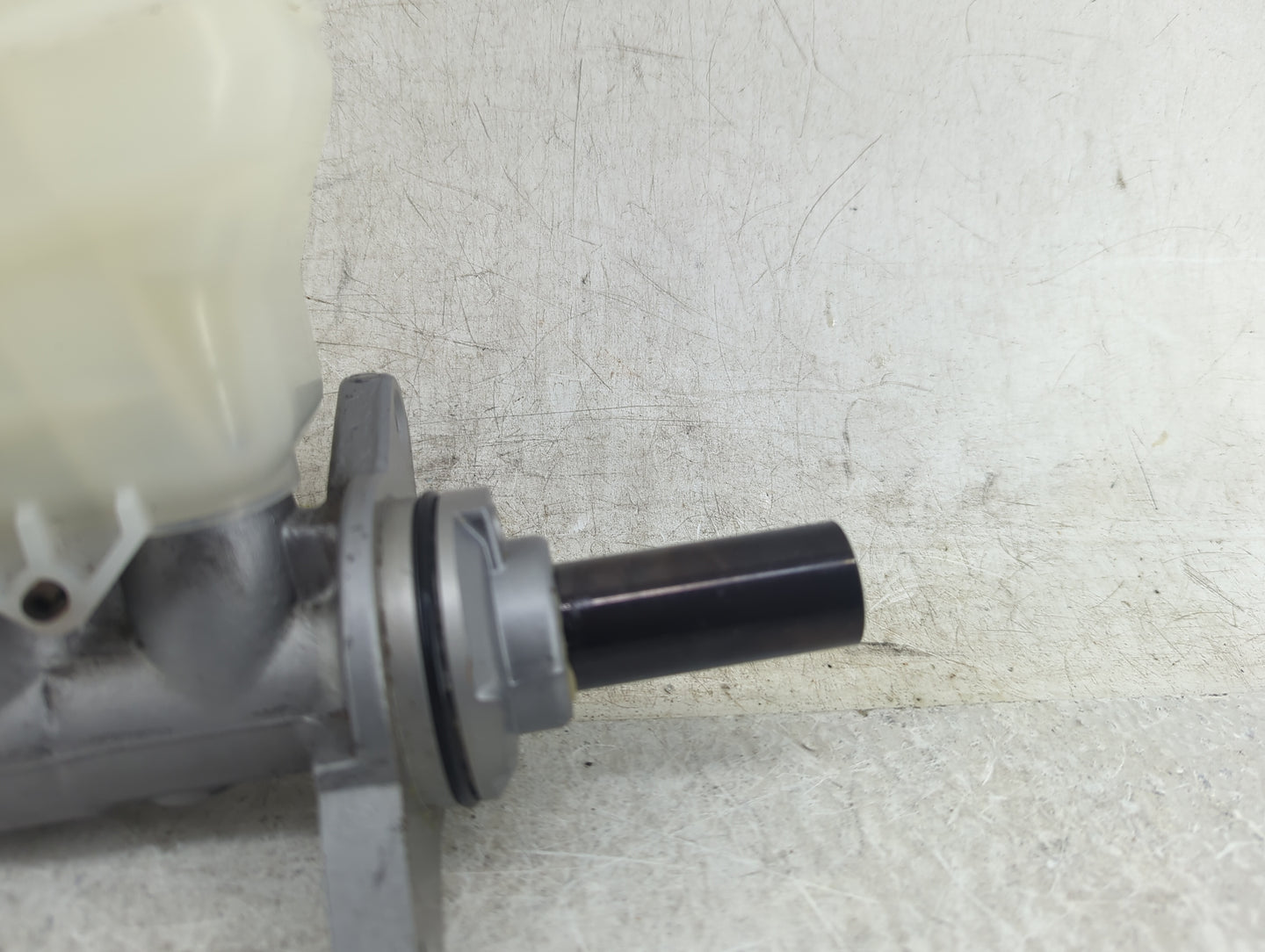 2016-2017 Lexus Rc300 Brake Master Cylinder - Oemusedautoparts1.com