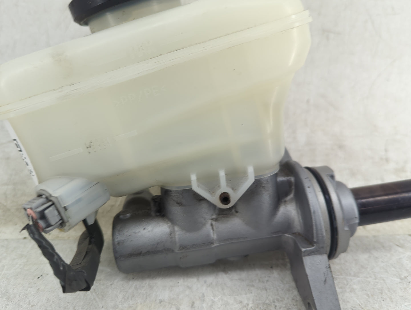 2016-2017 Lexus Rc300 Brake Master Cylinder - Oemusedautoparts1.com