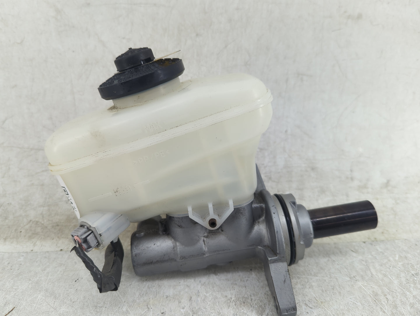 2016-2017 Lexus Rc300 Brake Master Cylinder - Oemusedautoparts1.com