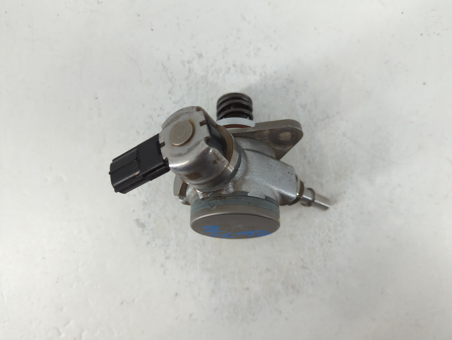 2017 Lincoln Continental Electrical Gas Fuel Pump Assembly - Oemusedautoparts1.com