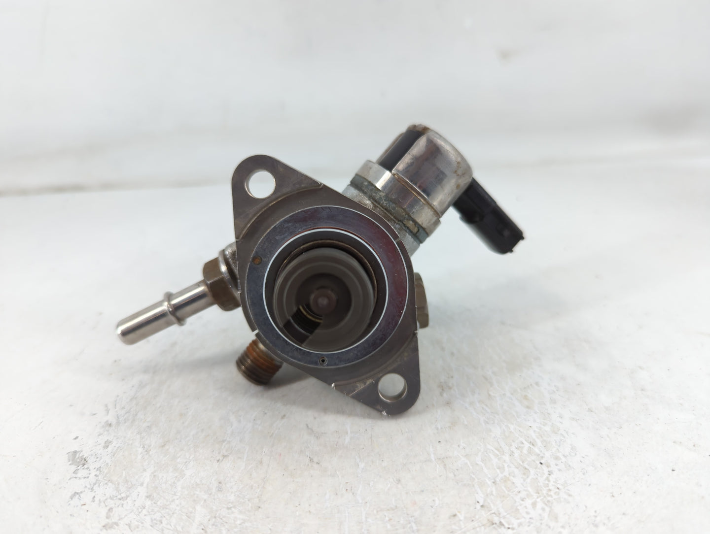 2017 Lincoln Continental Electrical Gas Fuel Pump Assembly - Oemusedautoparts1.com