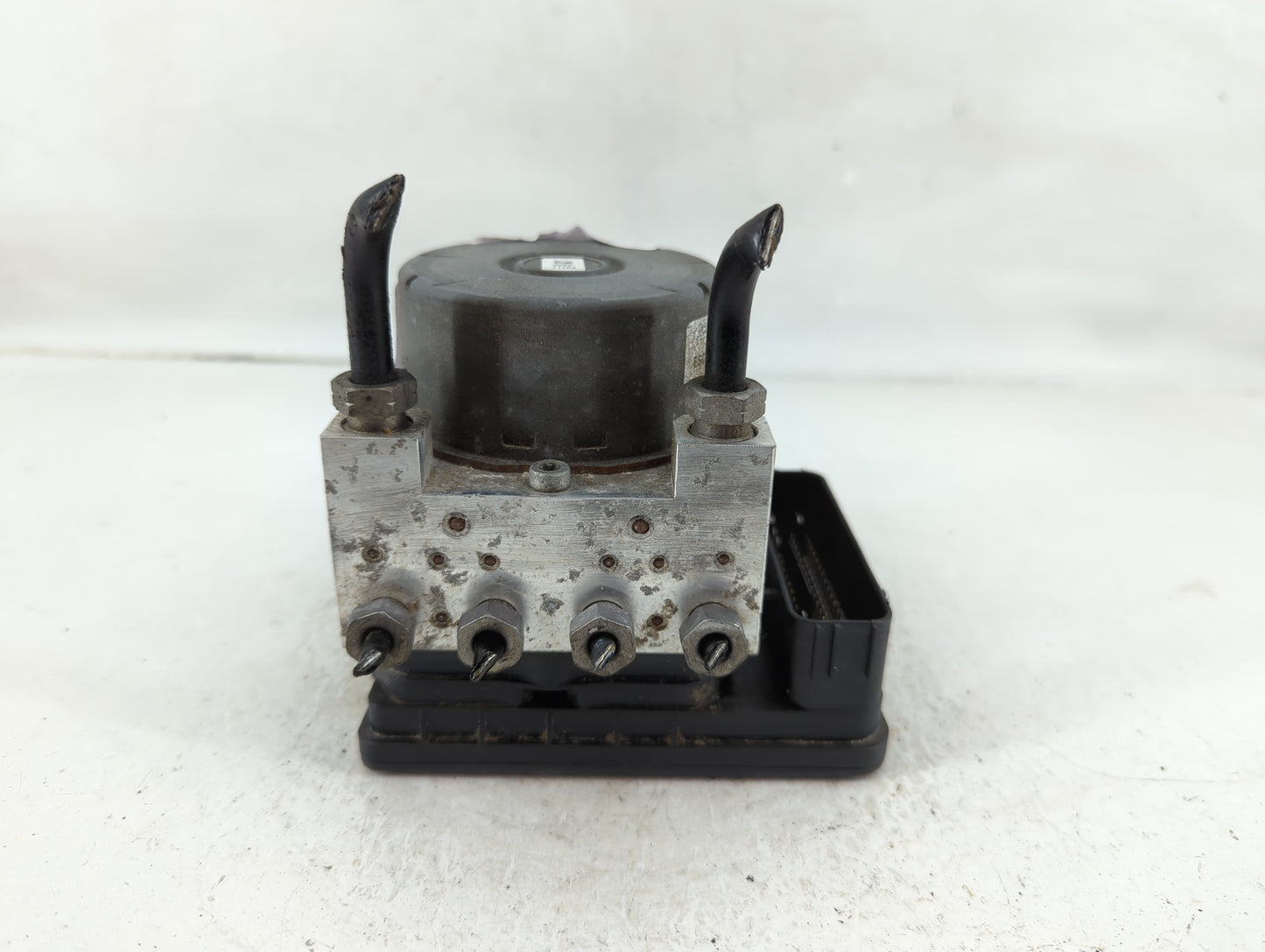2017 Lincoln Mkc ABS Pump Control Module Replacement P/N:GJ7C-2C405-AD Fits OEM Used Auto Parts - Oemusedautoparts1.com