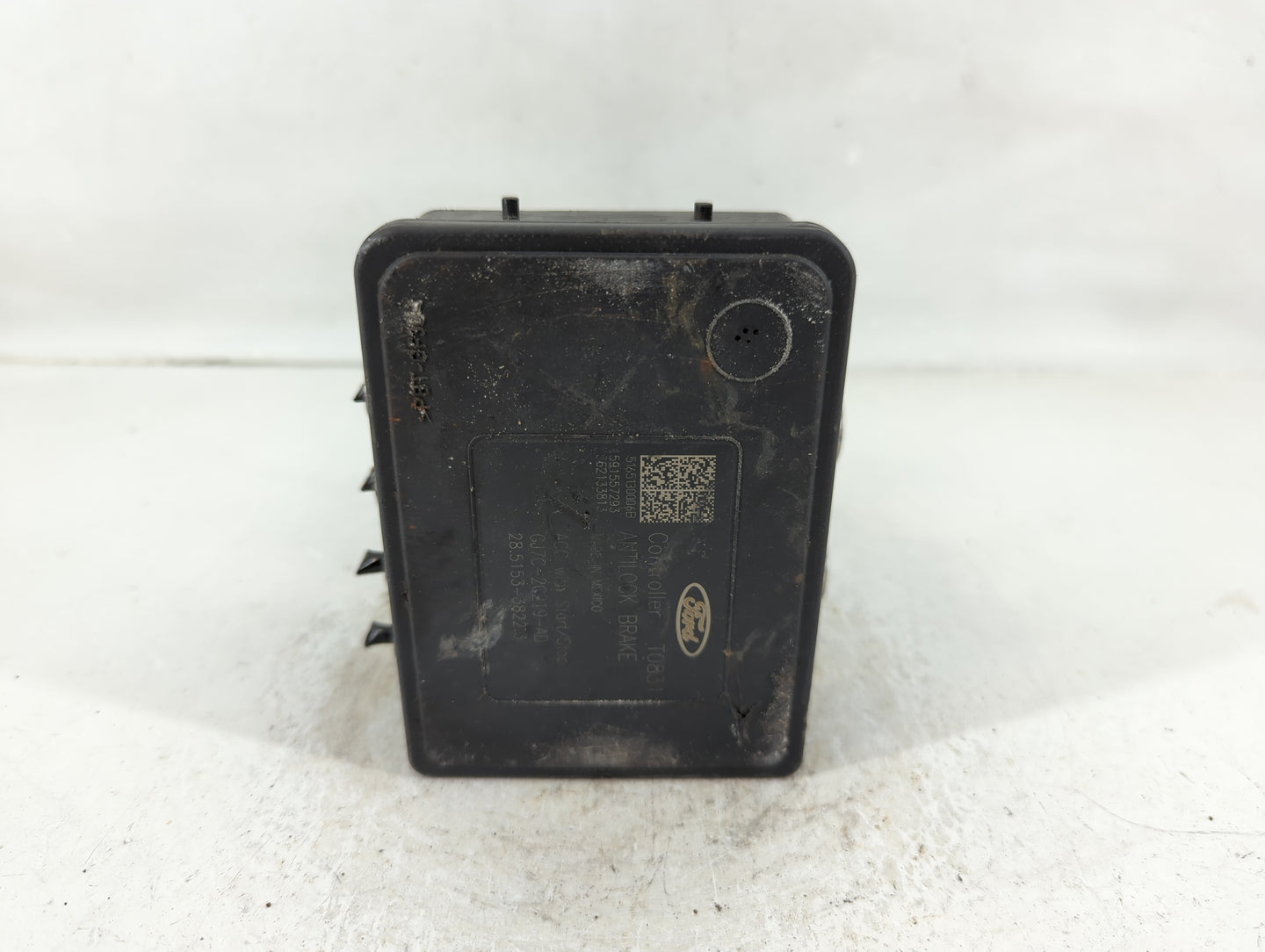 2017 Lincoln Mkc ABS Pump Control Module Replacement P/N:GJ7C-2C405-AD Fits OEM Used Auto Parts - Oemusedautoparts1.com
