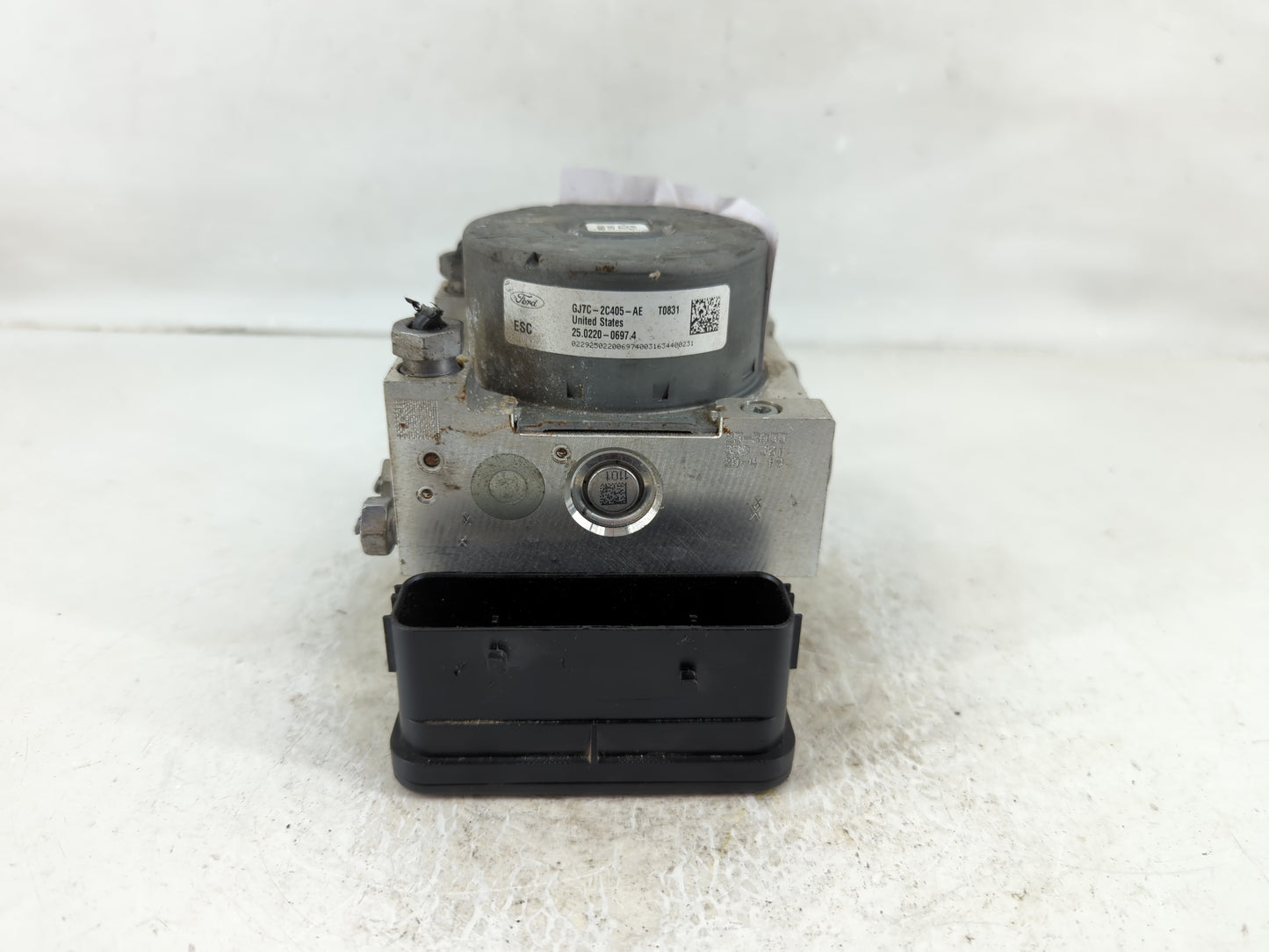 2017-2018 Lincoln Mkc ABS Pump Control Module Replacement P/N:GJ7C-2C405-AE Fits Fits 2017 2018 OEM Used Auto Parts - Oemuse
