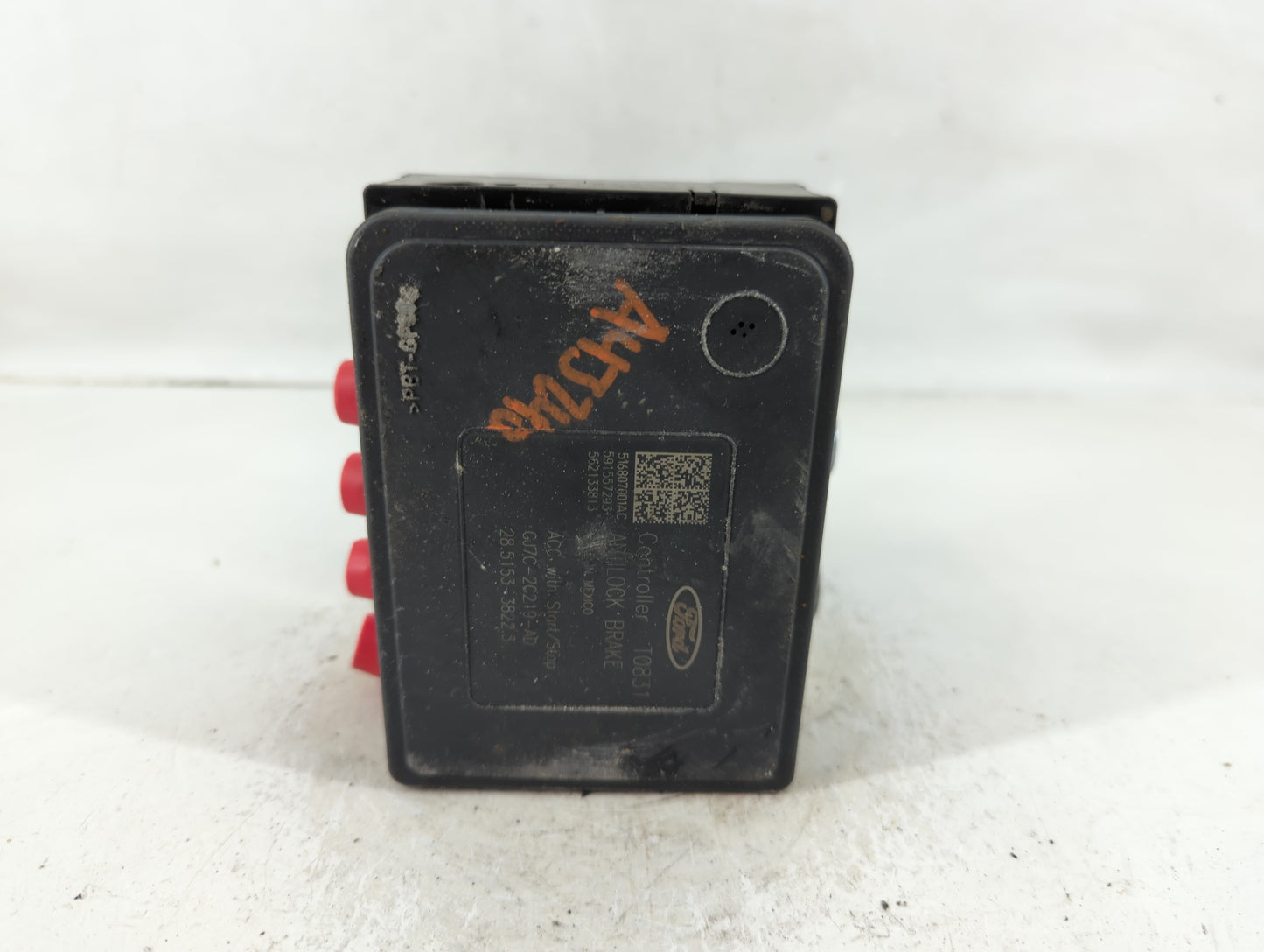 2017 Lincoln Mkc ABS Pump Control Module Replacement P/N:GJ7C-2C405-AD Fits OEM Used Auto Parts - Oemusedautoparts1.com