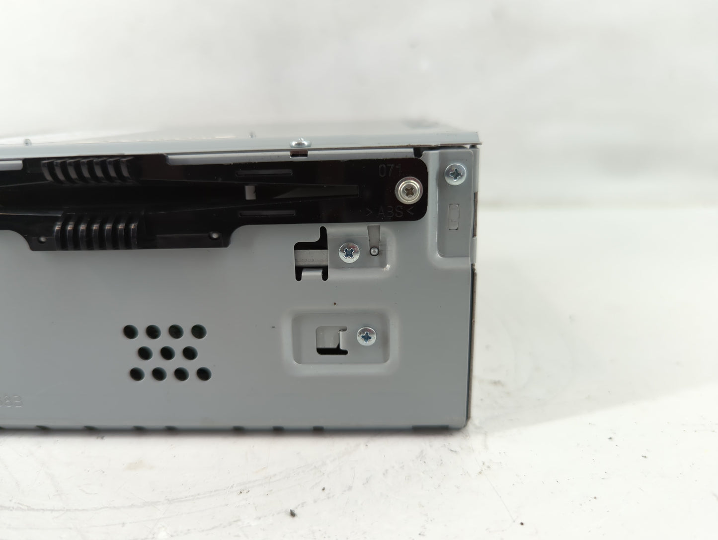 2017-2019 Lincoln Mkc Radio AM FM Cd Player Receiver Replacement Fits Fits 2017 2018 2019 OEM Used Auto Parts - Oemusedautop