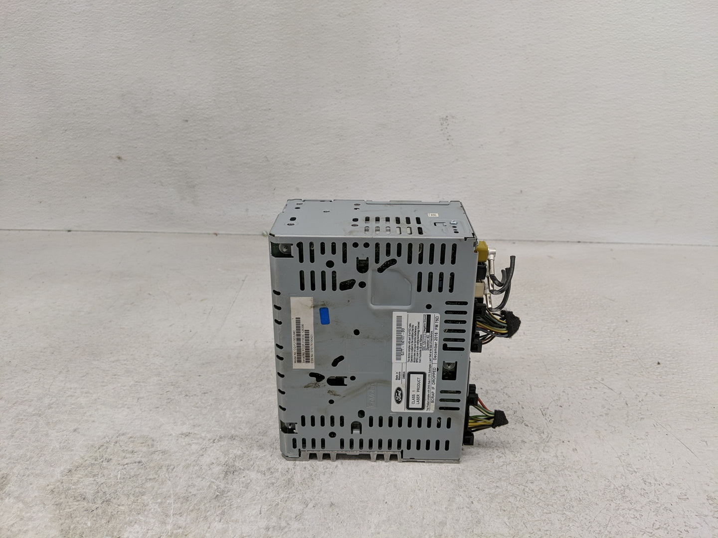2017-2019 Lincoln Mkc Radio AM FM Cd Player Receiver Replacement P/N:GJ7T-19C107-DD Fits Fits 2017 2018 2019 OEM Used Auto P
