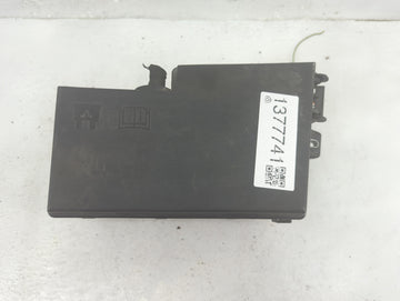 2017 Lincoln Mkc Fusebox Fuse Box Panel Relay Module P/N:21090 000 001 Fits OEM Used Auto Parts - Oemusedautoparts1.com