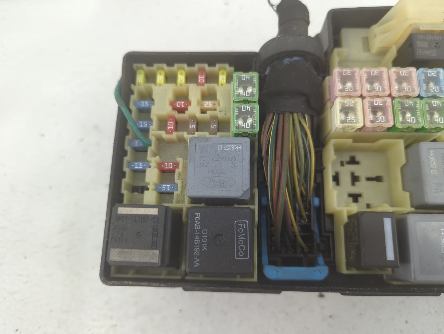 2017 Lincoln Mkc Fusebox Fuse Box Panel Relay Module P/N:21090 000 001 Fits OEM Used Auto Parts - Oemusedautoparts1.com