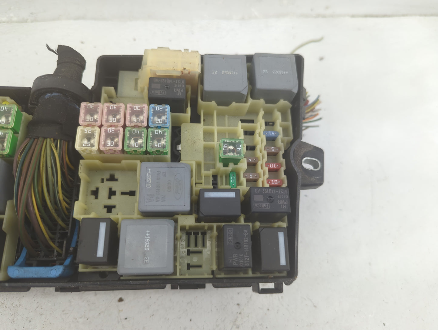 2017 Lincoln Mkc Fusebox Fuse Box Panel Relay Module P/N:21090 000 001 Fits OEM Used Auto Parts - Oemusedautoparts1.com