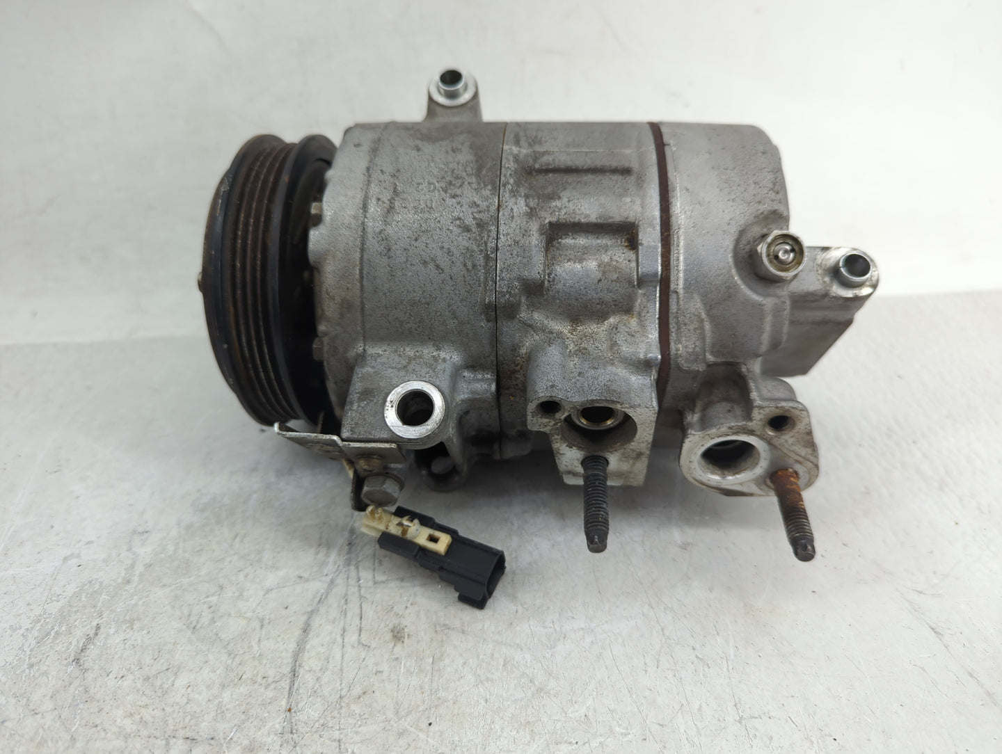 2017-2019 Lincoln Mkc Air Conditioning A/c Ac Compressor Oem - Oemusedautoparts1.com