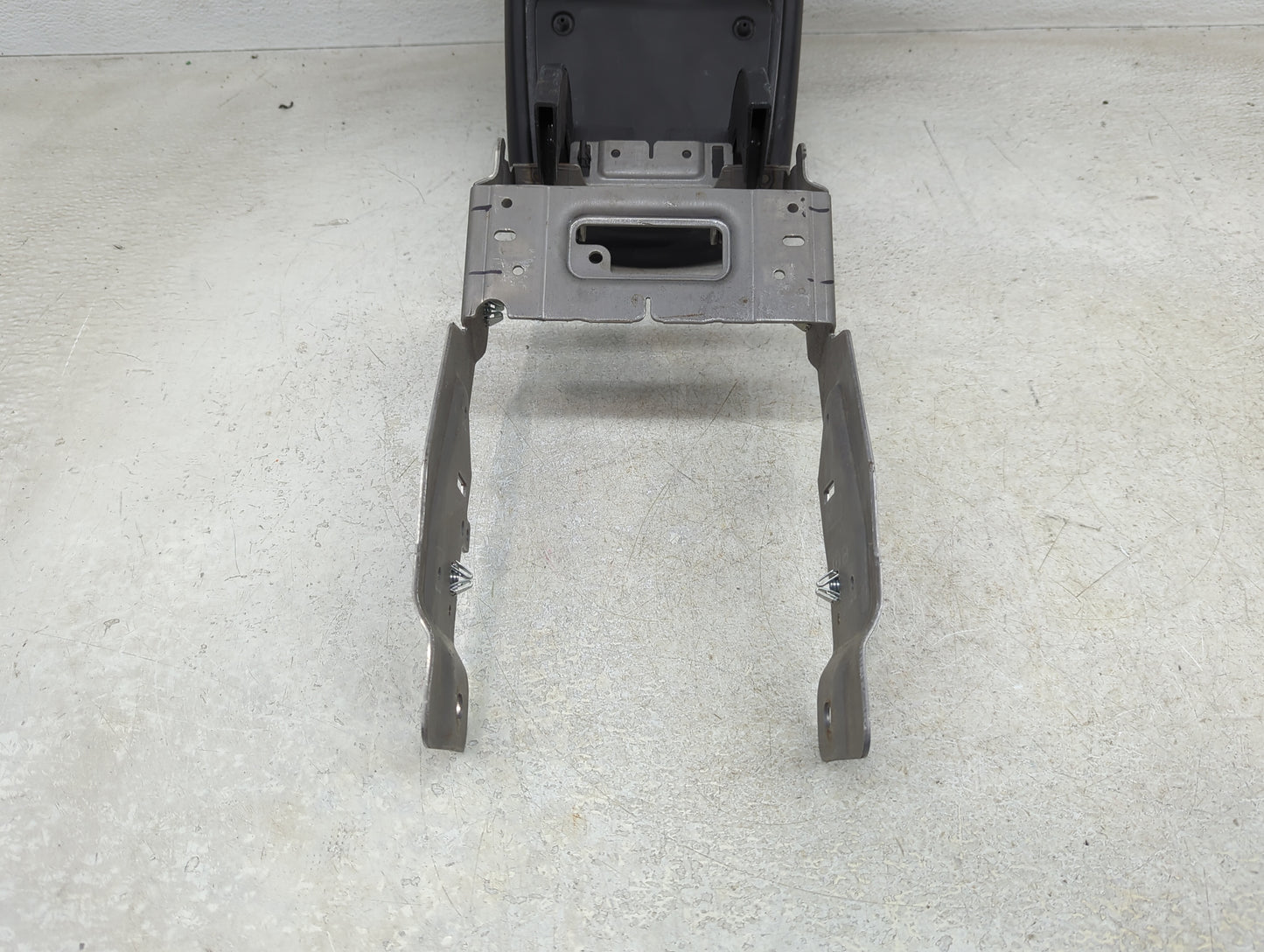 2017 Lincoln Mkc Center Console Armrest Cover Lid Fits OEM Used Auto Parts - Oemusedautoparts1.com
