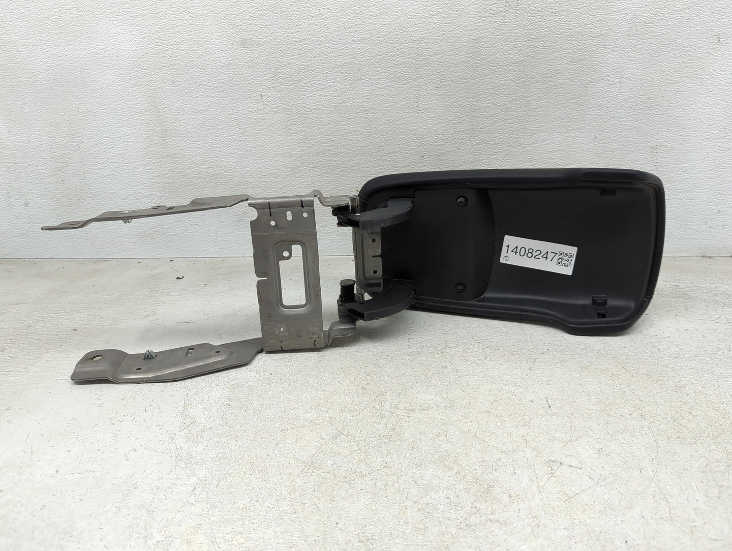 2017 Lincoln Mkc Center Console Armrest Cover Lid Fits OEM Used Auto Parts - Oemusedautoparts1.com