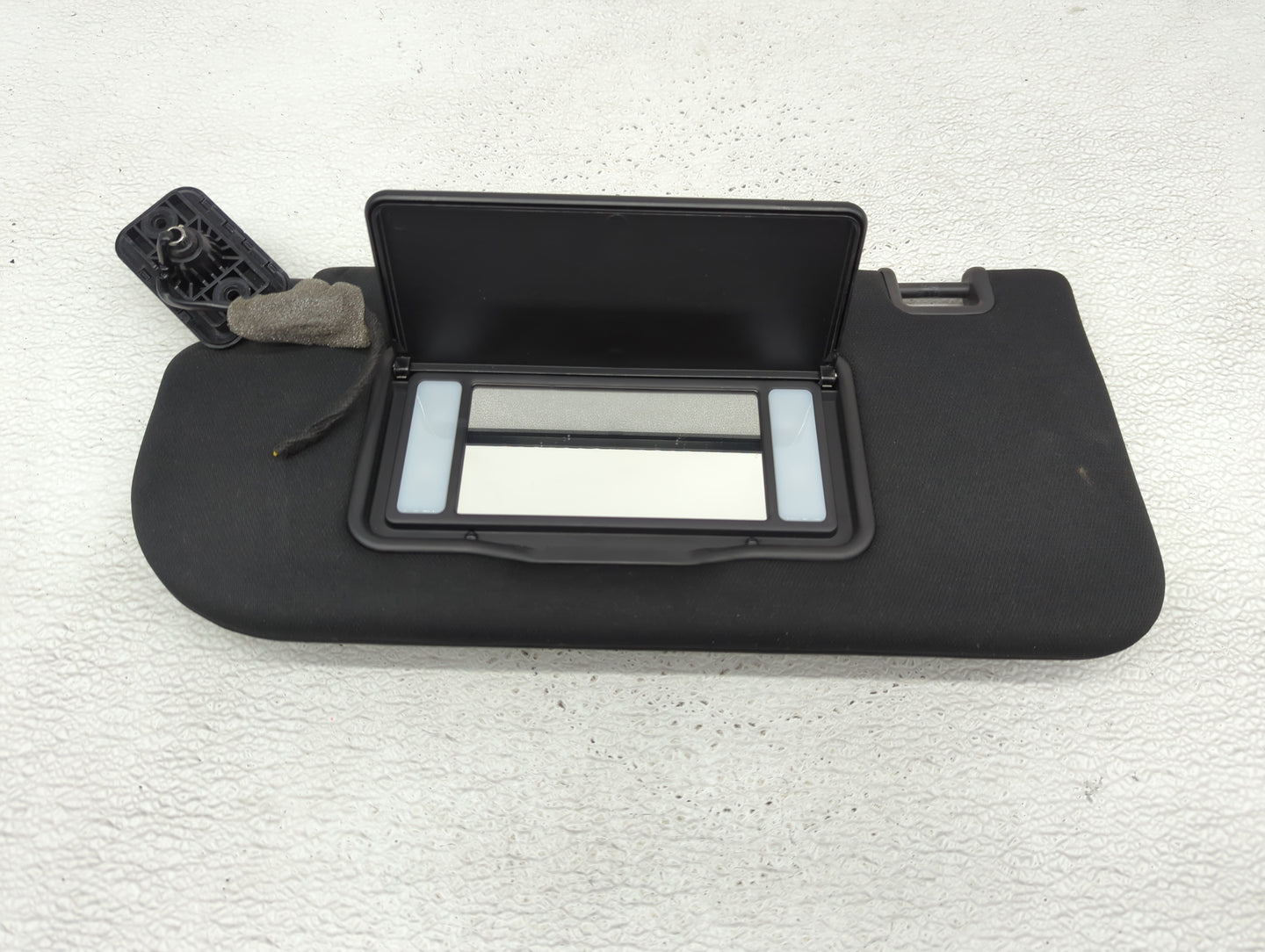 2015-2019 Lincoln Mkc Sun Visor Shade Replacement Driver Left Mirror Fits Fits 2015 2016 2017 2018 2019 OEM Used Auto Parts 