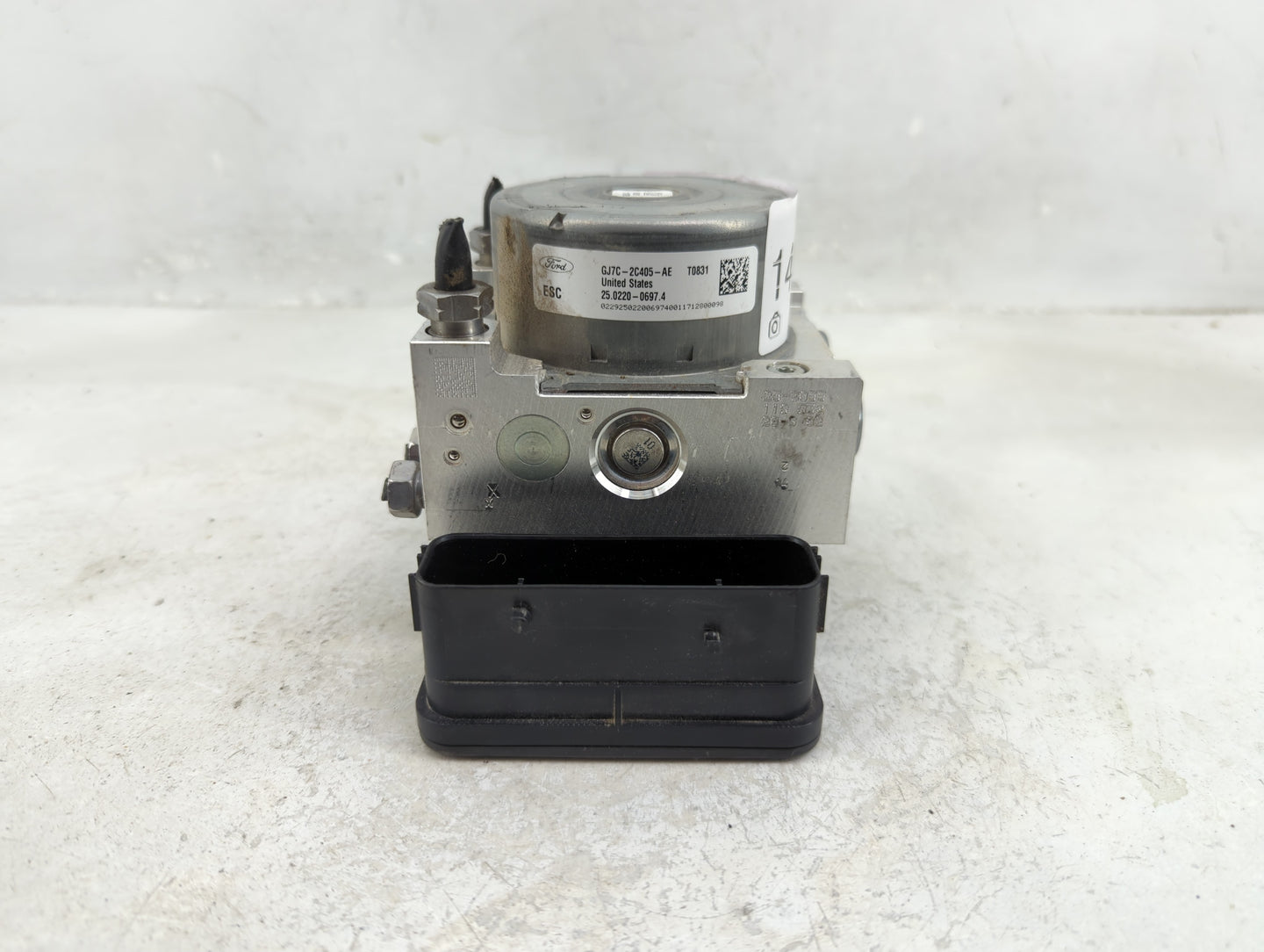 2017 Lincoln Mkc ABS Pump Control Module Replacement P/N:GJ7C-2C405-AE Fits OEM Used Auto Parts - Oemusedautoparts1.com