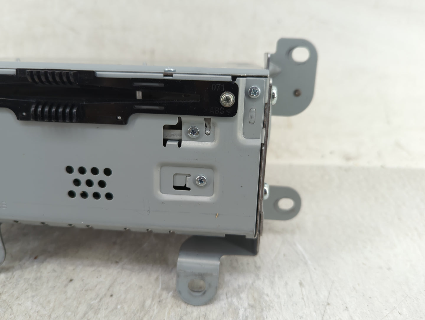 2017 Lincoln Mkc Radio AM FM Cd Player Receiver Replacement P/N:GJ7T-19C107-AE Fits OEM Used Auto Parts - Oemusedautoparts1.