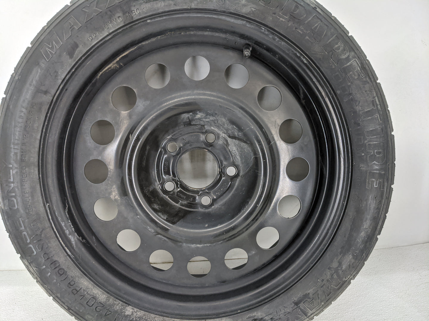 2015-2019 Lincoln Mkc Spare Donut Tire Wheel Rim Oem 1420804 - Oemusedautoparts1.com