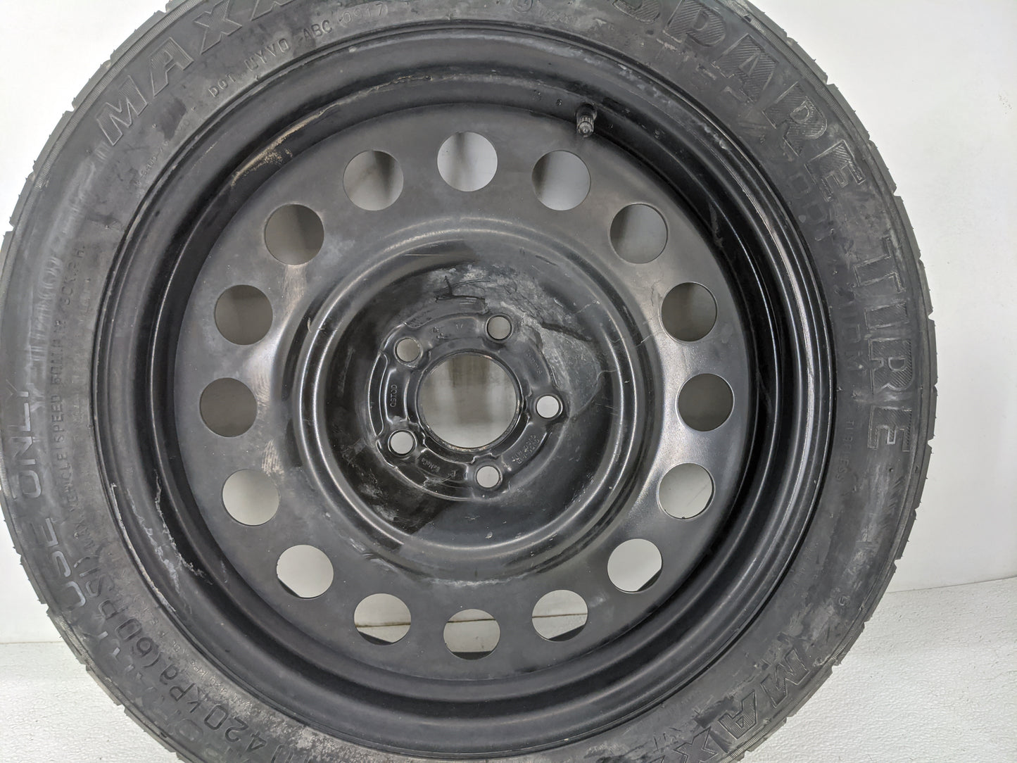 2015-2019 Lincoln Mkc Spare Donut Tire Wheel Rim Oem 1420804 - Oemusedautoparts1.com