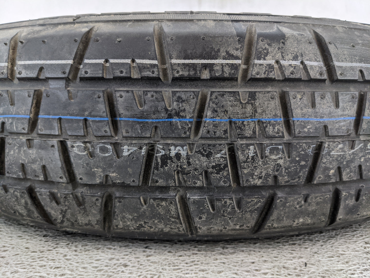2015-2019 Lincoln Mkc Spare Donut Tire Wheel Rim Oem 1420804 - Oemusedautoparts1.com