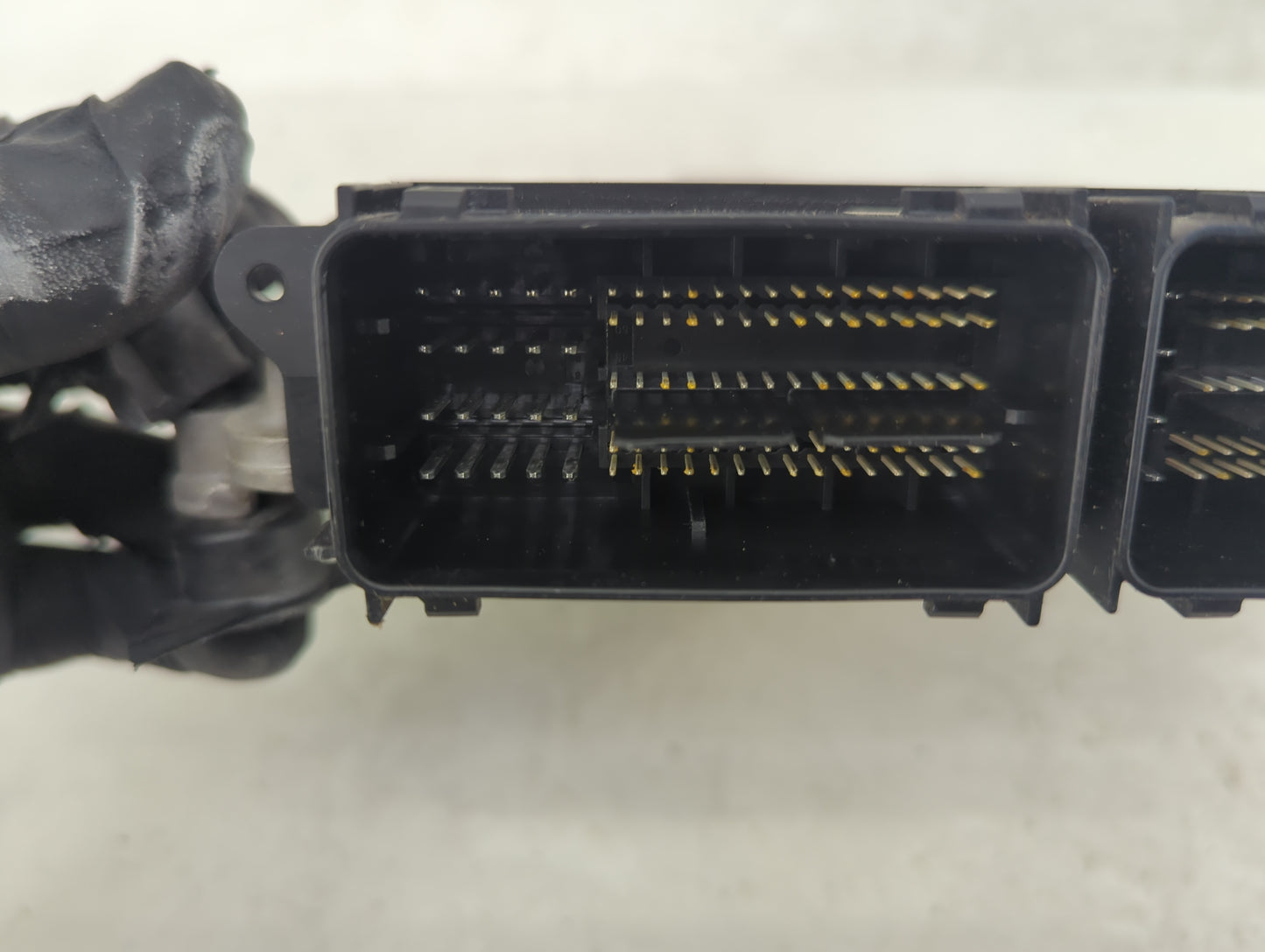 2015-2019 Lincoln Mkc PCM Engine Control Computer ECU ECM PCU OEM P/N:HJ7A-12A650-DA 0 261 S16 523 Fits OEM Used Auto Parts 